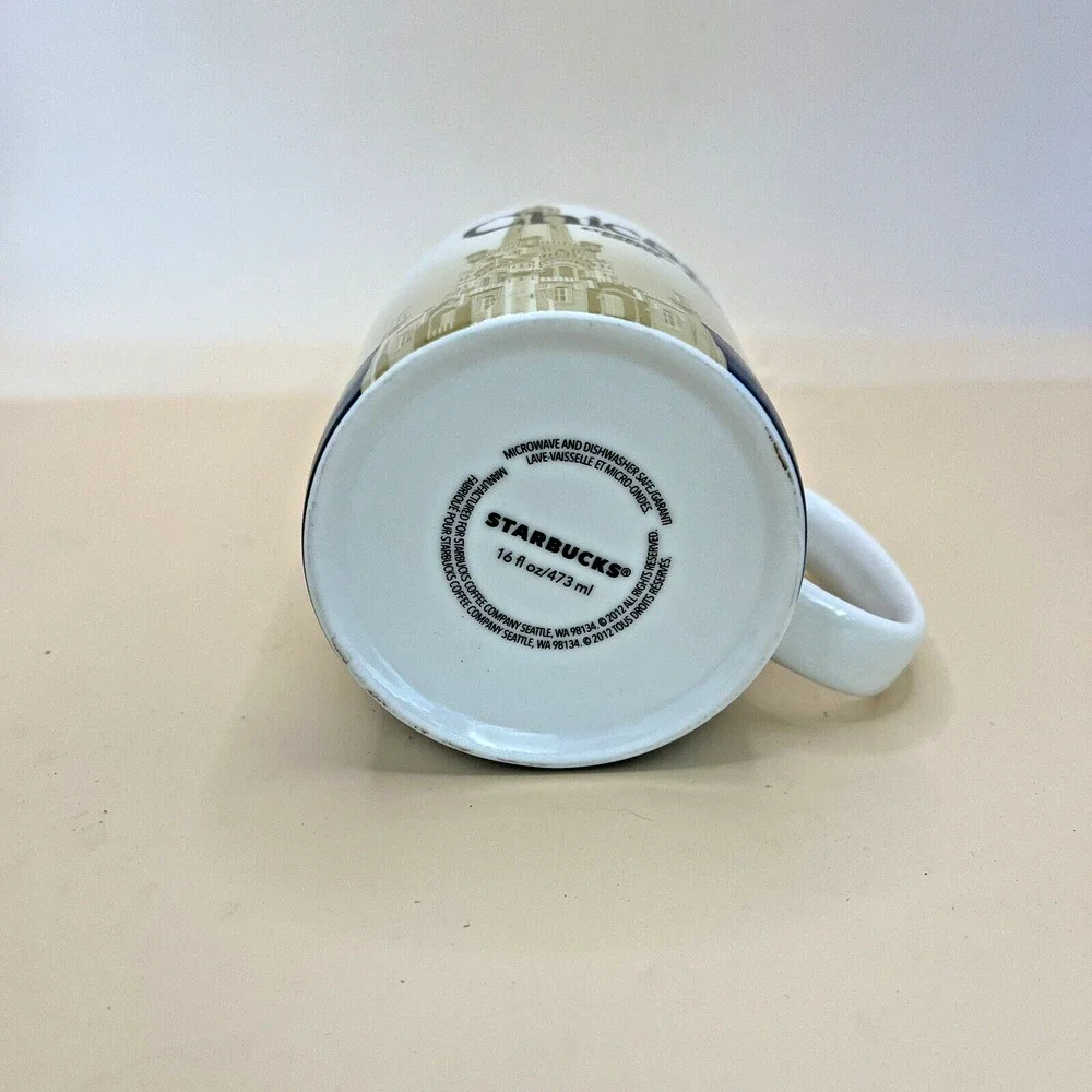 Starbucks Chicago Skyline Global Icon Coffee Cup Mug Collector Series 2009 16 oz